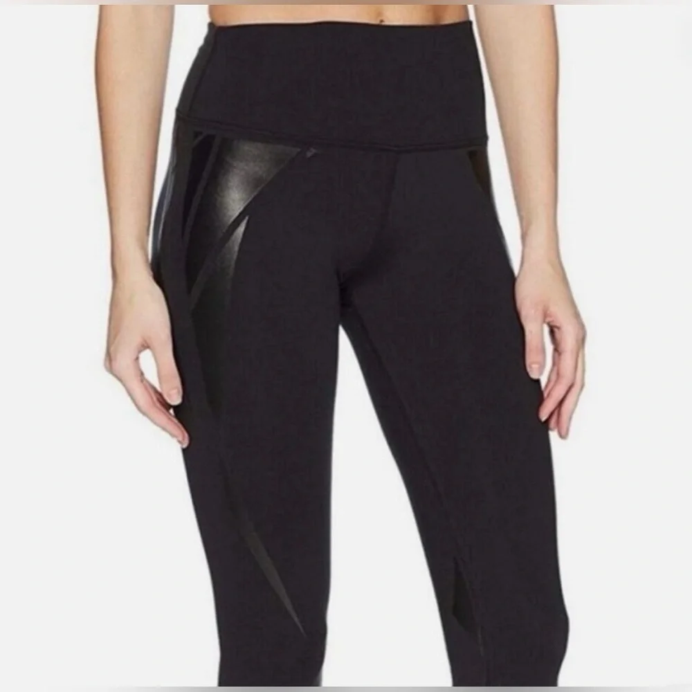 Alo Yoga High Waist Airbrush Facet Leggings in black Size Large - Picture 2 of 7